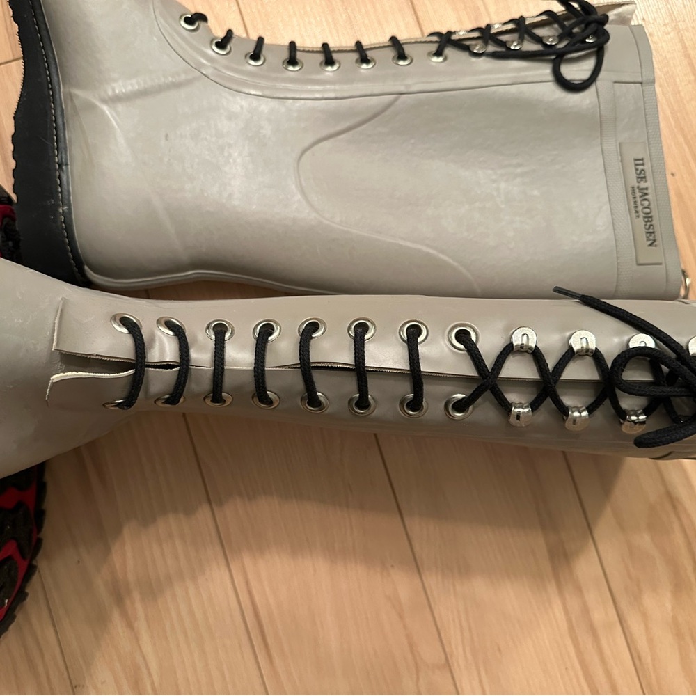 💜Ilse Jacobsen Taupe Rainboots 💜 Black Textured Sole Footwear - Picture 6 of 11